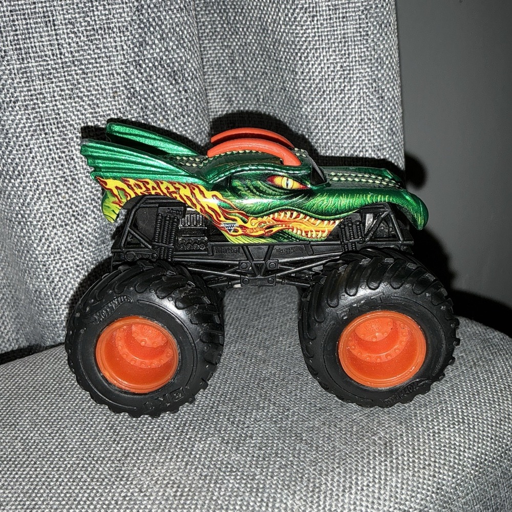 HOT WHEELS MONSTER JAM TRUCK LOOSE DRAGON 1:64